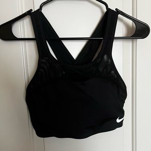EUC Nike peekaboo cross back sports bra